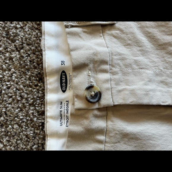 Men’s Shorts - Picture 2 of 4